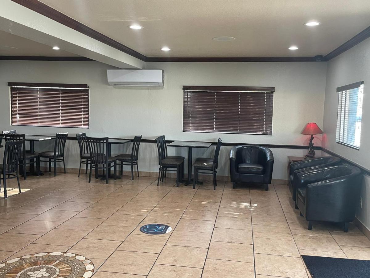 Super 8 By Wyndham Amarillo Central Tx Eksteriør billede