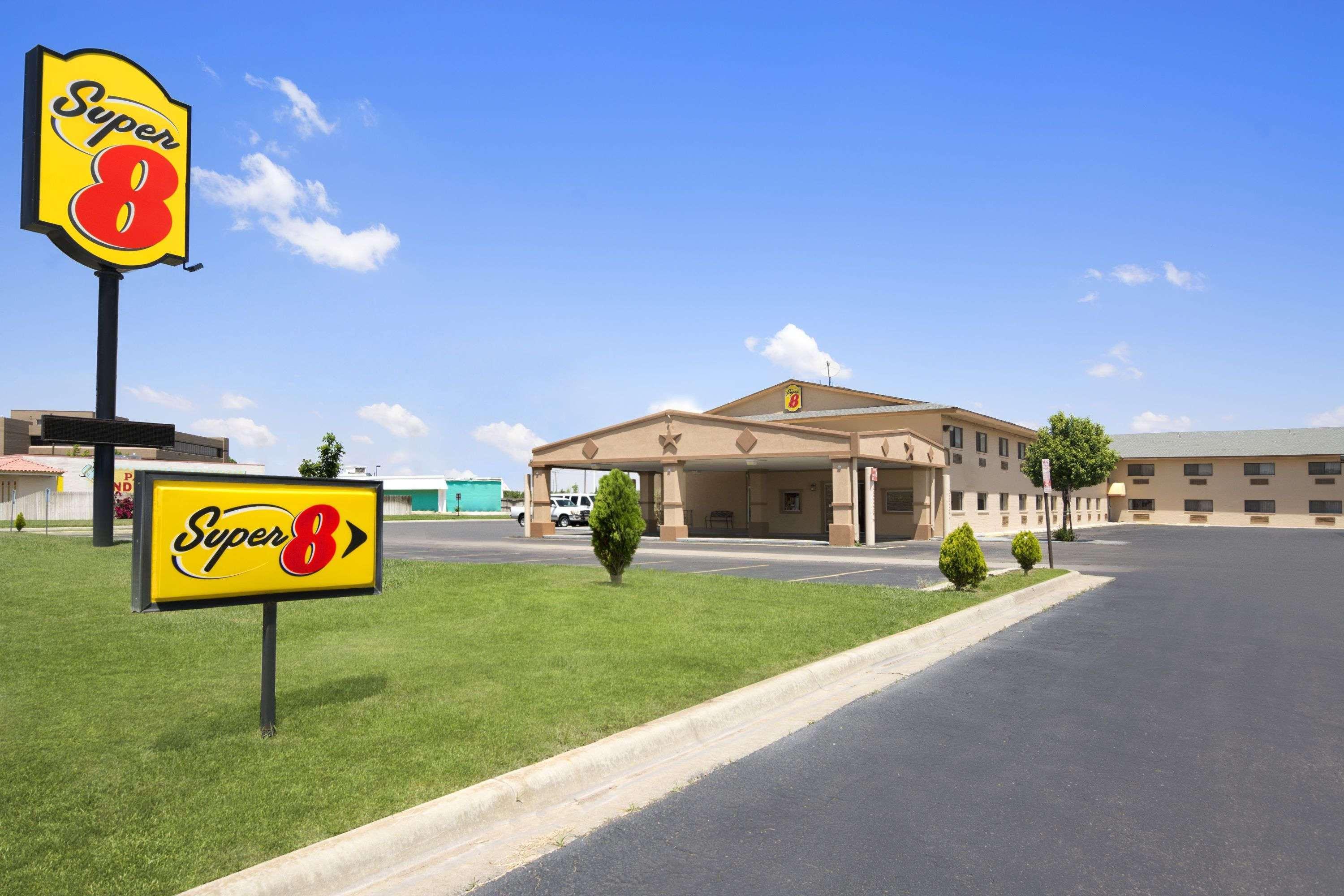Super 8 By Wyndham Amarillo Central Tx Eksteriør billede